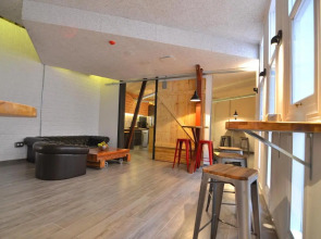 Хостел Far Home Atocha