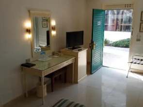 Cairo Pyramids Hotel