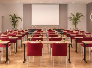 Отель NH Trieste