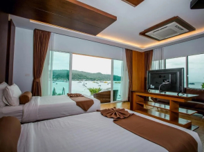 Phi Phi Cliff Beach Resort