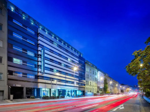 Отель Occidental Praha Five