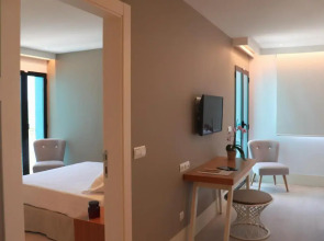 Отель Almirante 