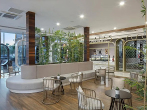 Nirvana Cosmopolitan