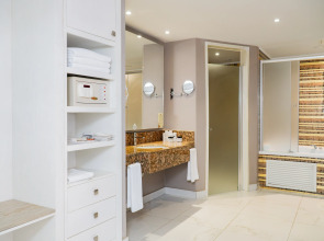 Royal Taj Mahal - All Inclusive