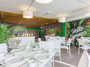 Klayman Diamond Aparthotel