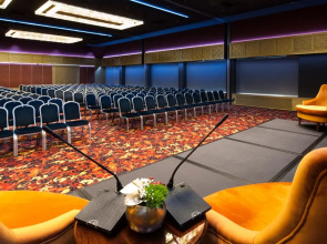 Maestral Resort & Casino