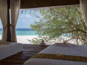 Malahini Kuda Bandos Resort