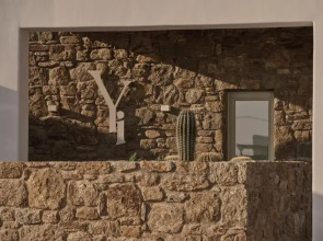 Yi Hotel Mykonos