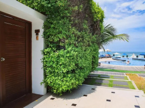 KC Beach Club & Pool Villas