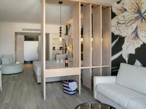 Vangelis Hotel & Suites