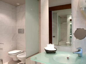 Отель Eurohotel Barcelona Gran Via Fira