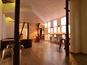 Хостел Far Home Atocha