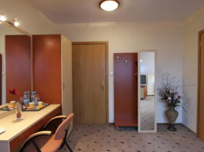 Pod Lipami Centrum Bankietowo Konferencyjne