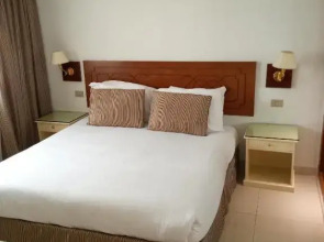 Cairo Pyramids Hotel