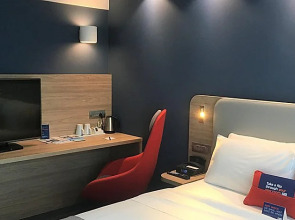 Holiday Inn Express Zurich Airport by IHG