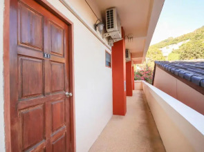 Ban Elephant Blanc Apartment