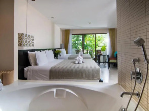 Отель Apsara Beachfront Resort and Villa 