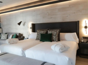 Отель The Hotel Regina