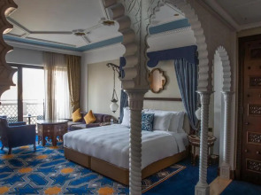 Отель Jumeirah Al Qasr Dubai