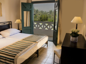 Отель Jaz Neo Naama Bay