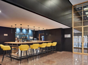 Отель Silken Puerta Madrid