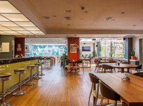 Отель Ronda Lesseps