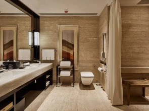 The Ritz-Carlton, Hong Kong