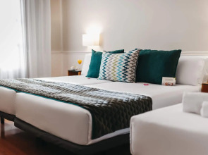 Отель Oriente Atiram