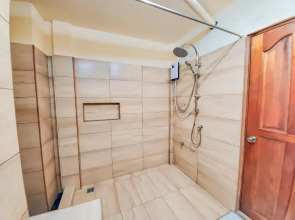 Отель Shoreline Grand