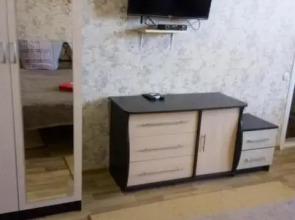 Molodezhnaya 8 Guest House