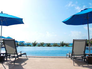 Отель Seadust Cancun Family Resort