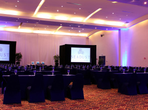 Отель Seadust Cancun Family Resort