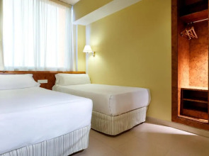 Отель Hesperia Sant Joan