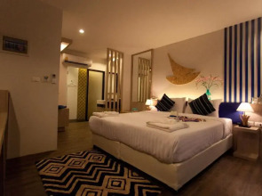 The Blue Pearl Kata Hotel