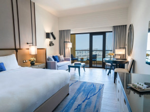 Amwaj Rotana, Jumeirah Beach