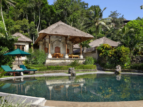 Отель Royal Pita Maha