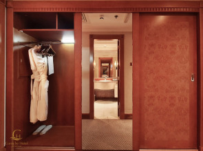 Corniche Hotel Sharjah