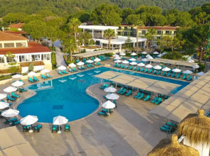 Crystal Flora Beach Resort – All Inclusive
