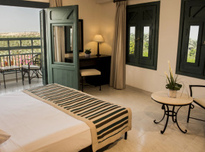 Отель Jaz Neo Naama Bay