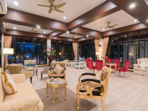 The Briza Beach Resort Khaolak