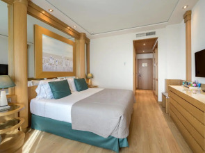 Курортный отель Las Arenas Balneario