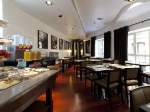 Отель Quatro Puerta Del Sol