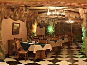 Alexandrapol Palace Hotel