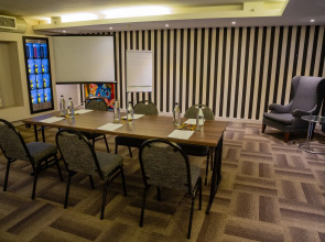 DoubleTree by Hilton Cape Town - Upper Eastside