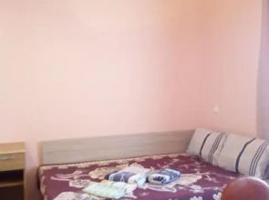 Molodezhnaya 8 Guest House