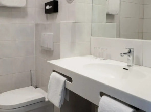 Отель Coffee Fellows Frankfurt-Airport