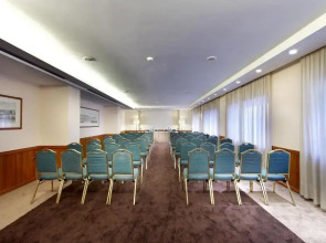 Отель Exe Majestic