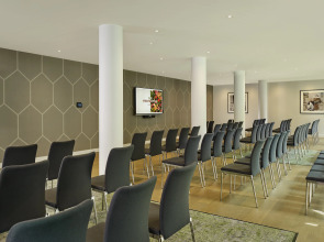 The Westminster London, Curio Collection by Hilton