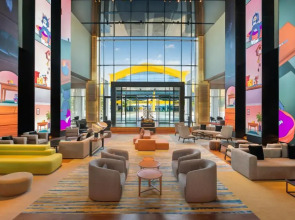 Отель The WB Abu Dhabi, Curio Collection by Hilton