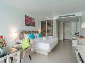 The Briza Beach Resort Khaolak